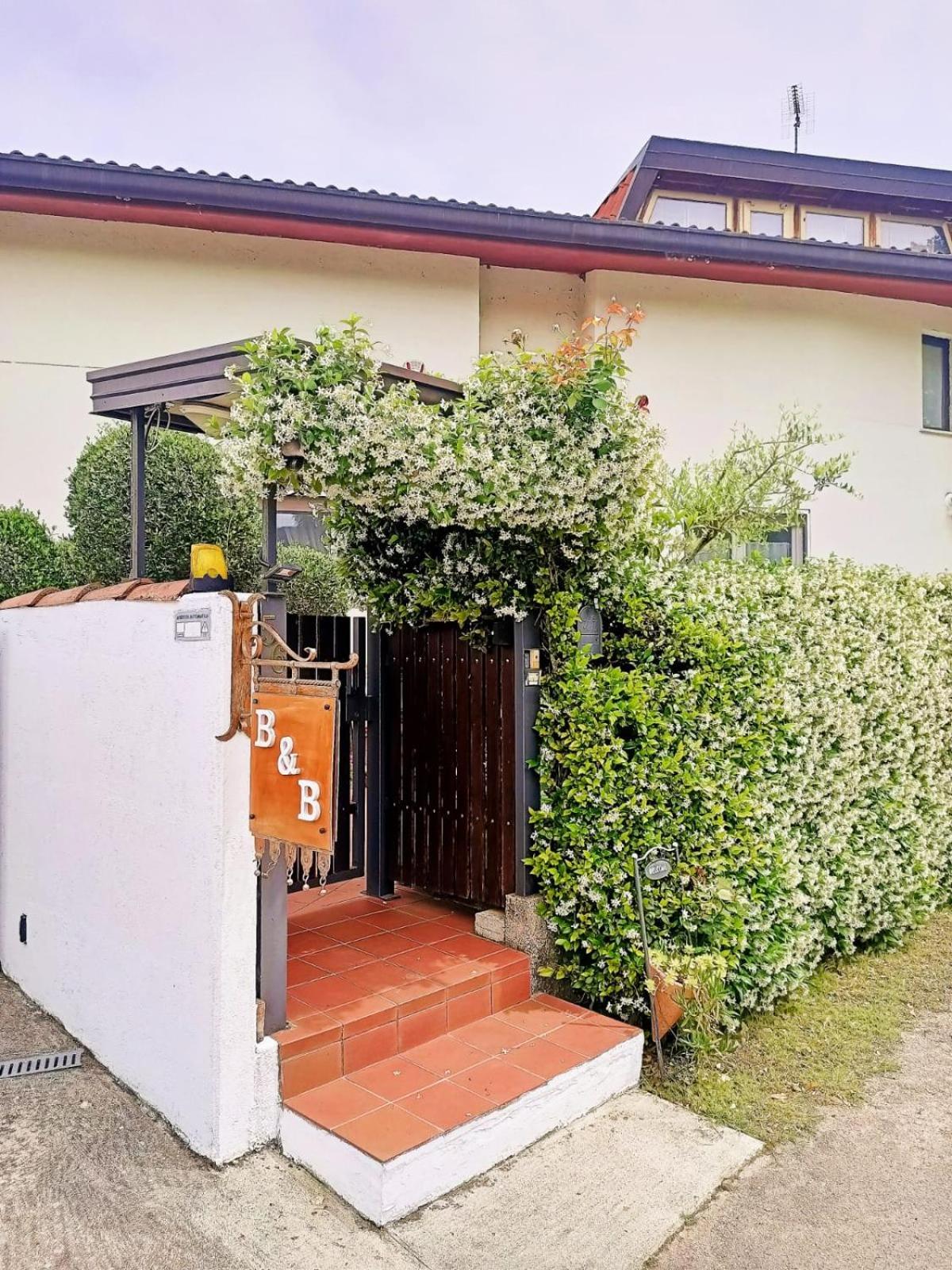 Villa Sabry Turriaco Exteriér fotografie